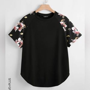 Plus Floral Curved Hem Tee